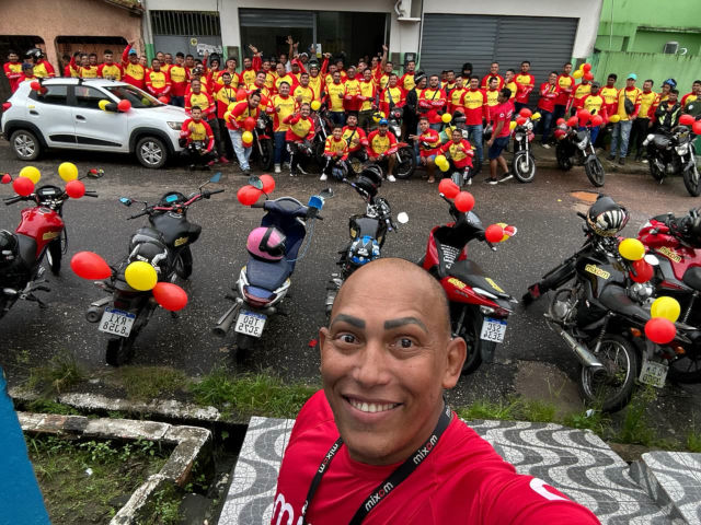 Maxim comenta sobre a escolha dos prêmios principais: uma motocicleta Yamaha FACTOR150 e 1.000 litros de gasolina